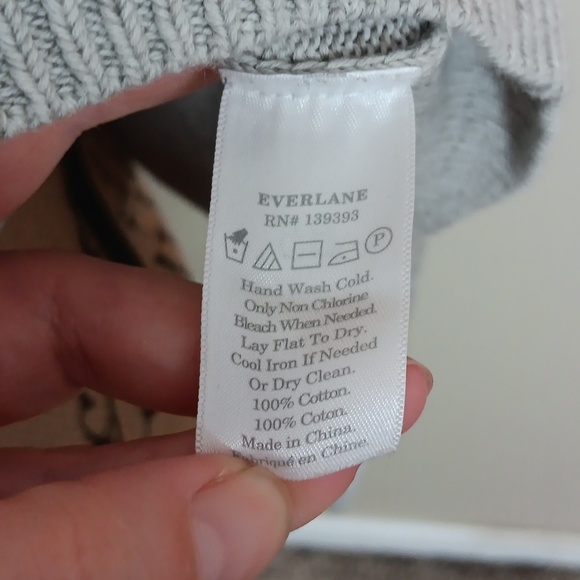 Everlane The Soft Cotton V Neck Knit Sweater Size Small - Picture 5 of 6